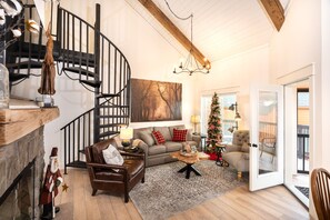 Televisión y chimenea 