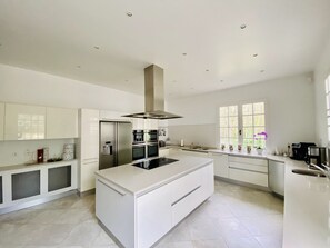 Mikrowelle, Ofen, Herdplatte, GeschirrspĂŒler