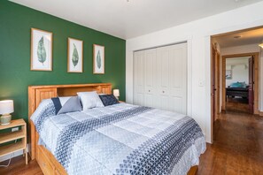 3 bedrooms, free WiFi, bed sheets - INCREDIBLE VIEWS + FAST WIFI, 10 private acres (Three Forks)