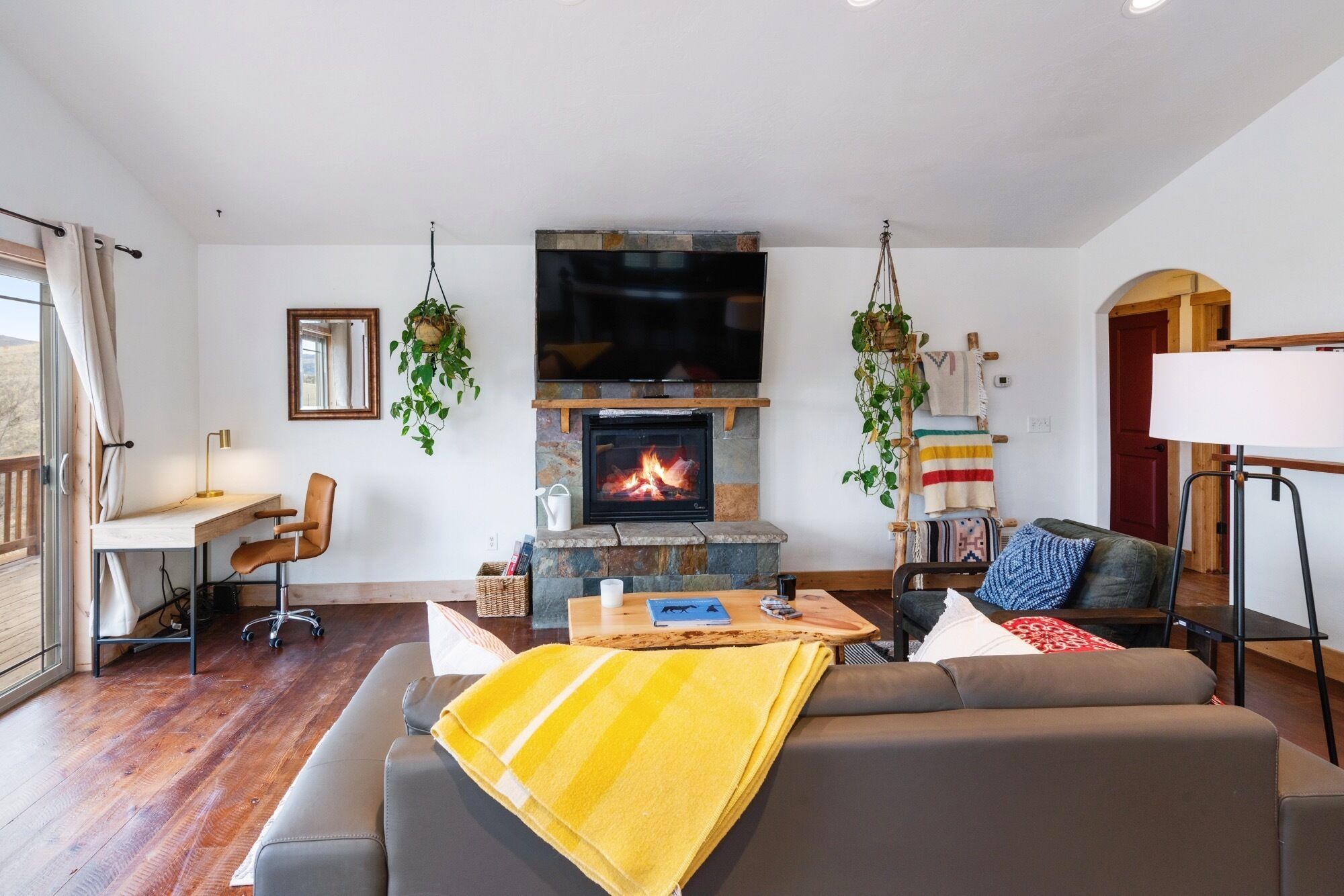 Smart-TV, Kamin