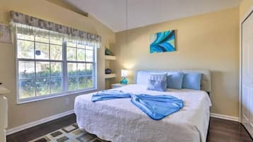 4 bedrooms, desk, iron/ironing board, travel crib