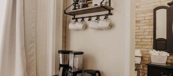 Beautiful Downtown Loft - East Suite