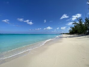 Am Strand, Liegestühle, Strandtücher