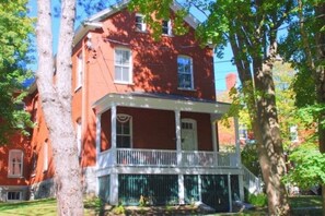 Exterior - Historic Townhome on Great Diamond Island - Walking Distance to the Beach (Portland)