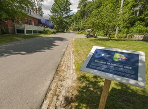 Property grounds - Historic Townhome on Great Diamond Island - Walking Distance to the Beach (Portland)