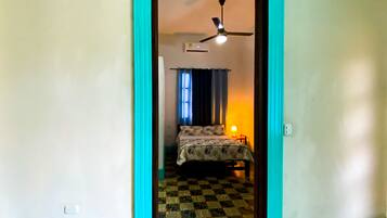 9 slaapkamers, een bureau, een strijkplank/strijkijzer, gratis wifi