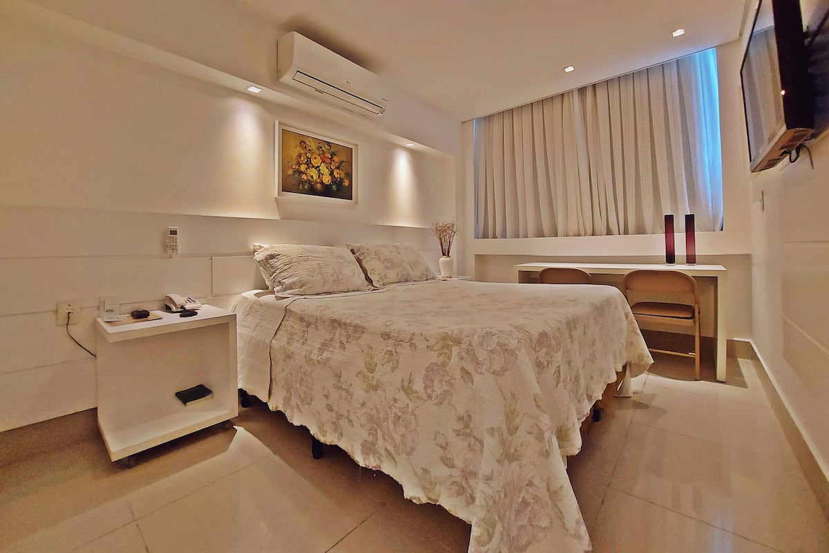 Phòng đôi hoặc 2 giường đơn Deluxe | Két bảo mật tại phòng, màn/rèm cản sáng, phòng cách âm