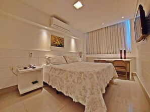 Deluxe Double Room | In-room safe, blackout drapes, soundproofing, free WiFi