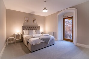 2 bedrooms, iron/ironing board, travel cot, free WiFi