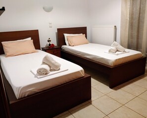 3 chambres, fer et planche à repasser, accès au Wi-Fi (inclus)