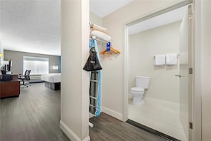 Room - Comfort Inn & Suites (Mount Laurel)