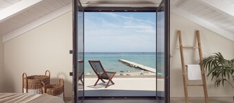 Beachfront Villa right onto sandy Alykes Beach