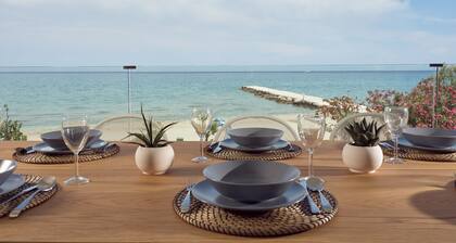 Beachfront Villa right onto sandy Alykes Beach