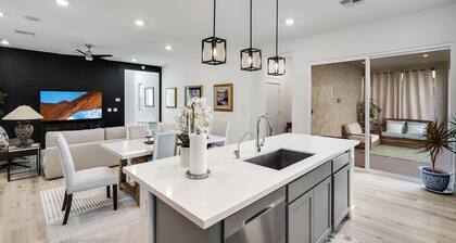 Luxury RH Furnished-Modern Home-Super Clean -All 5 stars review-Great Location