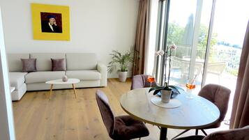 Fernseher, Stereoanlage