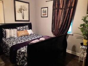 2 chambres, fer et planche à repasser, Wi-Fi gratuit, draps fournis