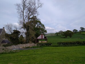 Exterior - Cottage in peaceful Borders village close to Kelso (Morebattle)