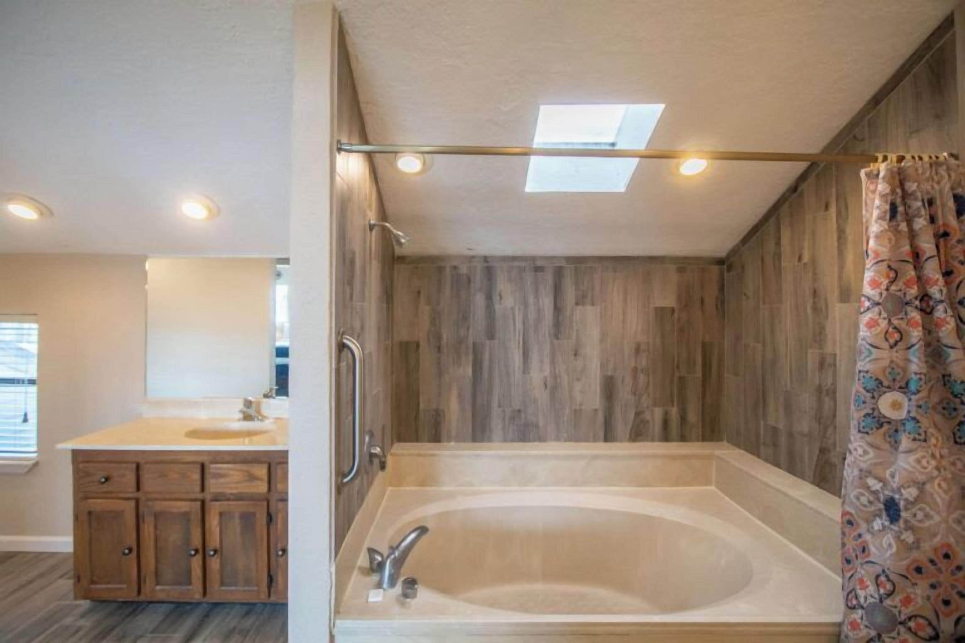Two Bedroom Condo | Salle de bain