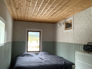 3 bedrooms, desk, free WiFi