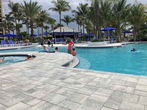 Piscine extérieure, piscine chauffée