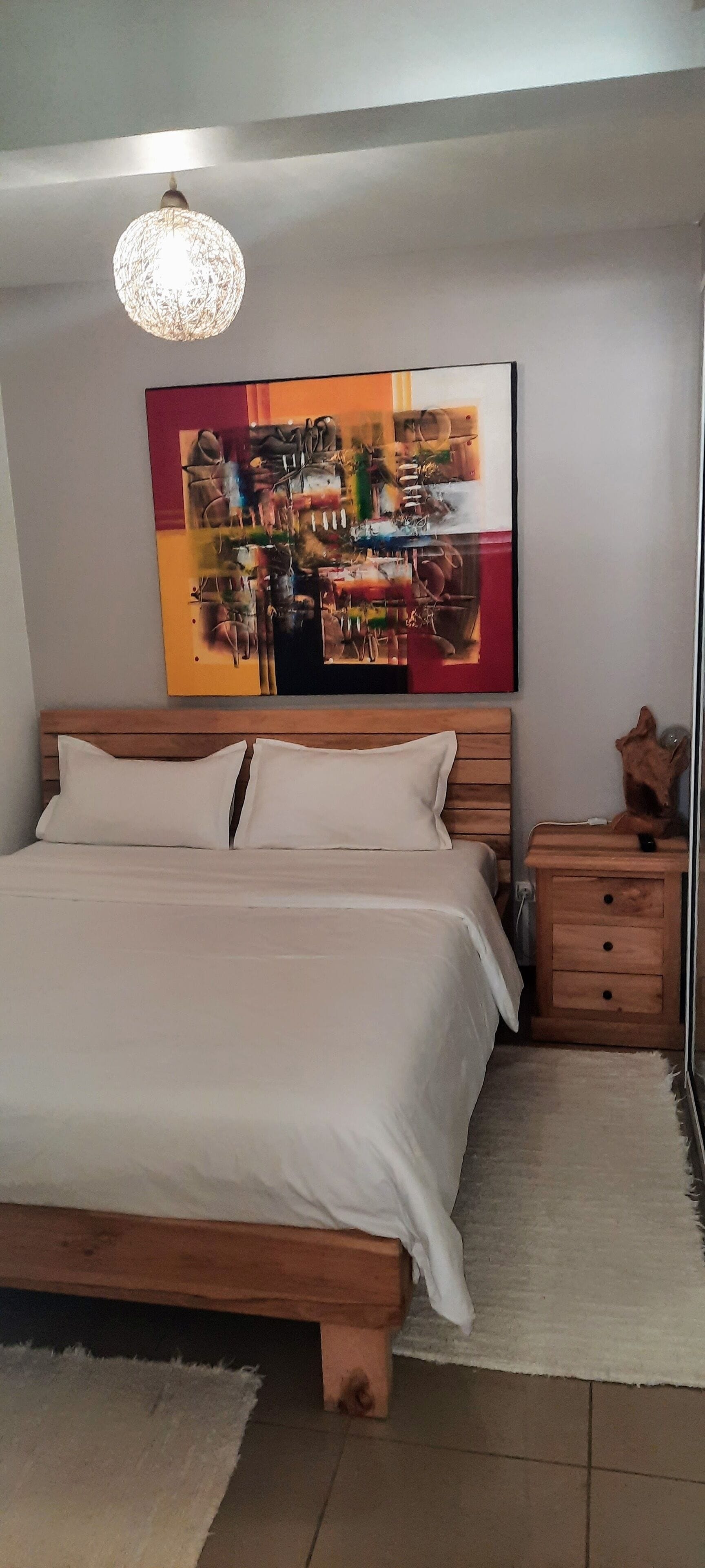 1 chambre, coffres-forts dans les chambres, fer et planche à repasser