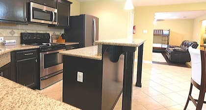 4Bdrm 2Bath 9Beds - 25mins to Downtown