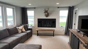 TV connectée, jeux vidéo, baby-foot