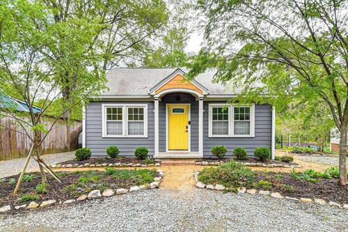 Renovated Carrboro House with Deck & Fire Pit!