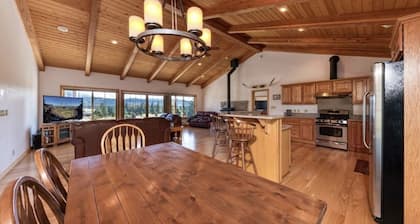 Serene 12 acre mountain escape