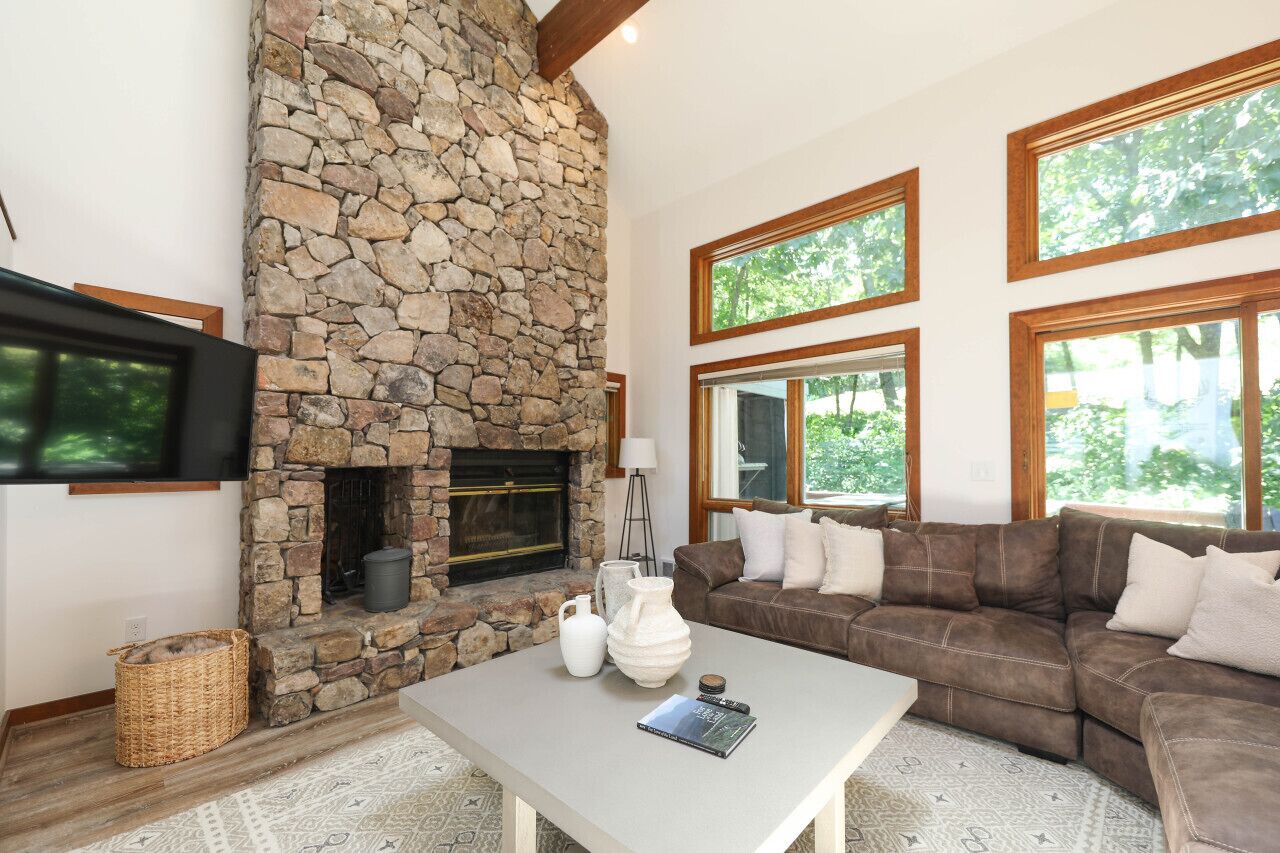 Smart TV, fireplace, video games, books