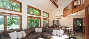 Opulent Retreat Amidst Blue Ridge`s Serenity * Dog Friendly * Hot Tub