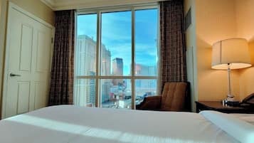 1 quarto, cofres nos quartos, escrivaninha, quartos à prova de som