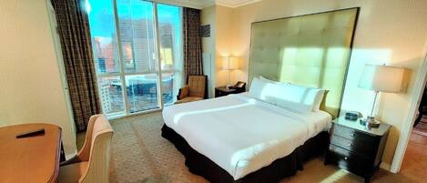 1 Schlafzimmer, Zimmersafe, Schreibtisch, schallisolierte Zimmer