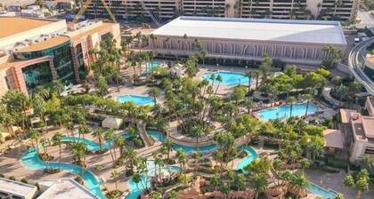 Amazing The Signature at MGM condo, with beautiful Strip view. No resort fees!