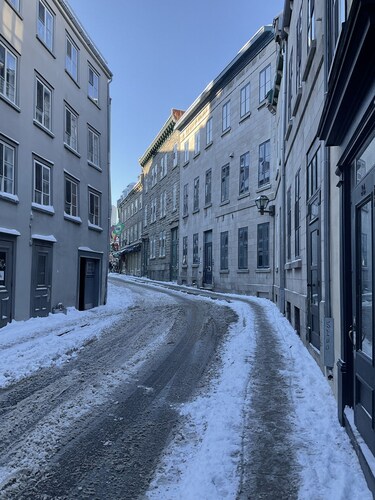 Old Quebec's historic district. 1-bedroom apartment, sleeps 4