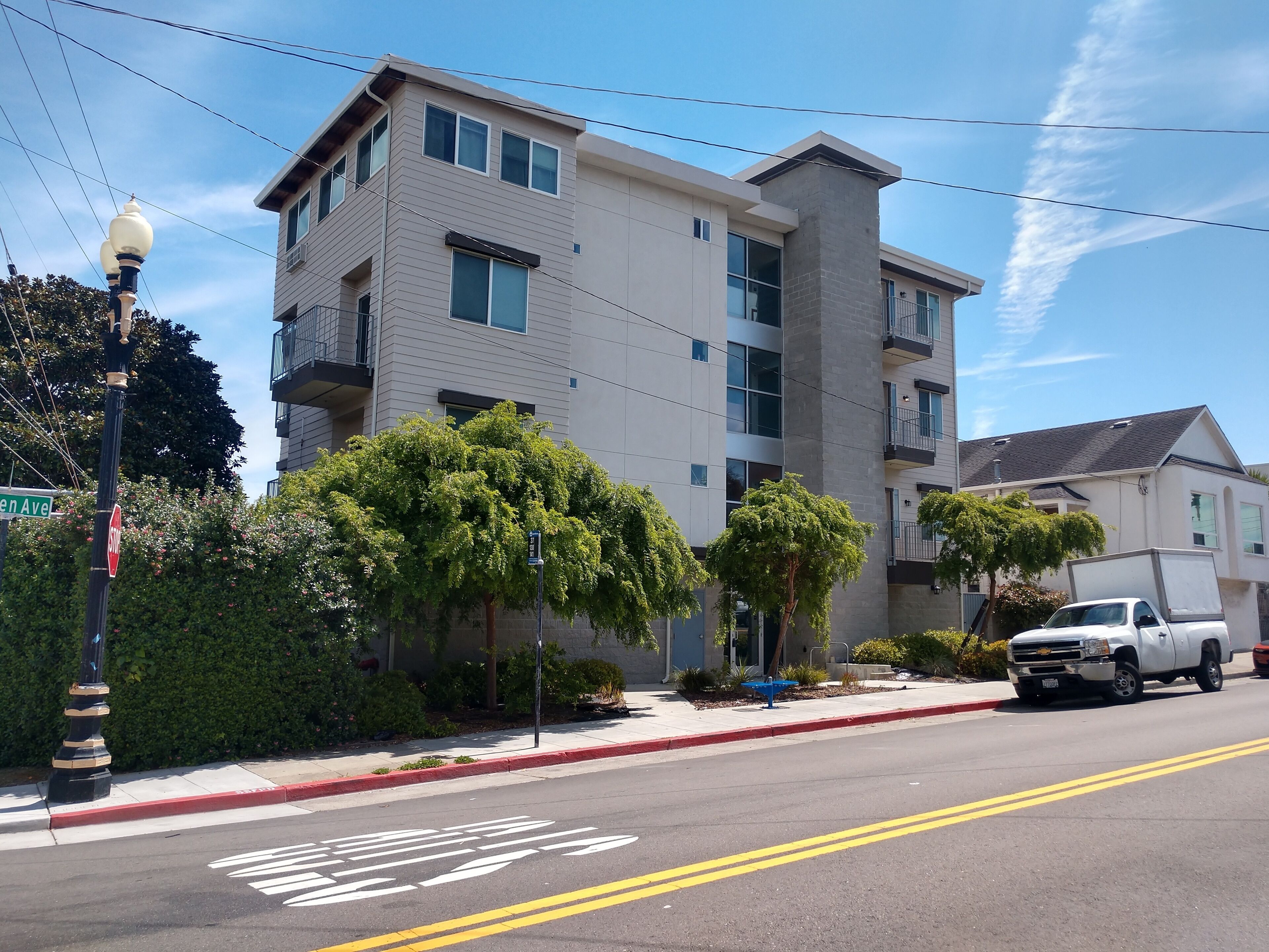 8405 Upscale Penthouse Elevator & Parking near SFO