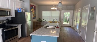 Valdosta Oasis: 2BR 2.5 BA near Down Town and VSU