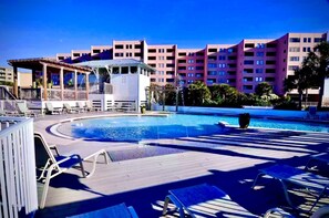 Outdoor pool, a heated pool - Punta VistaMare at Destin Pointe- Private Heated Pool (Destin)