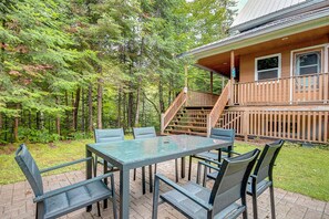 Outdoor dining - Le fier Chasseur - Bras-du-Nord Valley (Saint-Raymond)