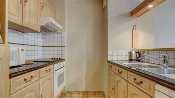 Kühlschrank, Ofen, Geschirrspüler, Toaster