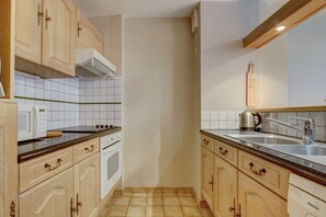 Fridge, oven, dishwasher, toaster