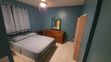 2 habitaciones, tabla de planchar con plancha y wifi gratis