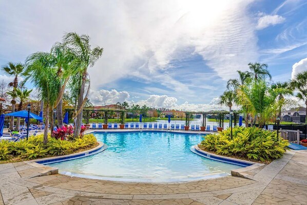 Outdoor pool, a heated pool