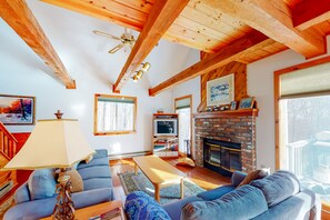 TV, fireplace, DVD player, ping pong