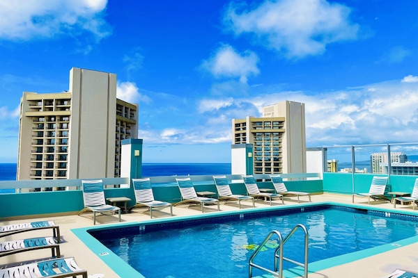 Piscina all'aperto, una piscina riscaldata