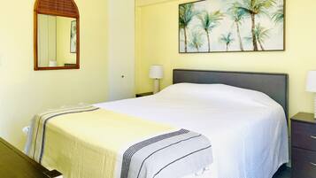 1 bedroom, in-room safe, iron/ironing board, WiFi (free)