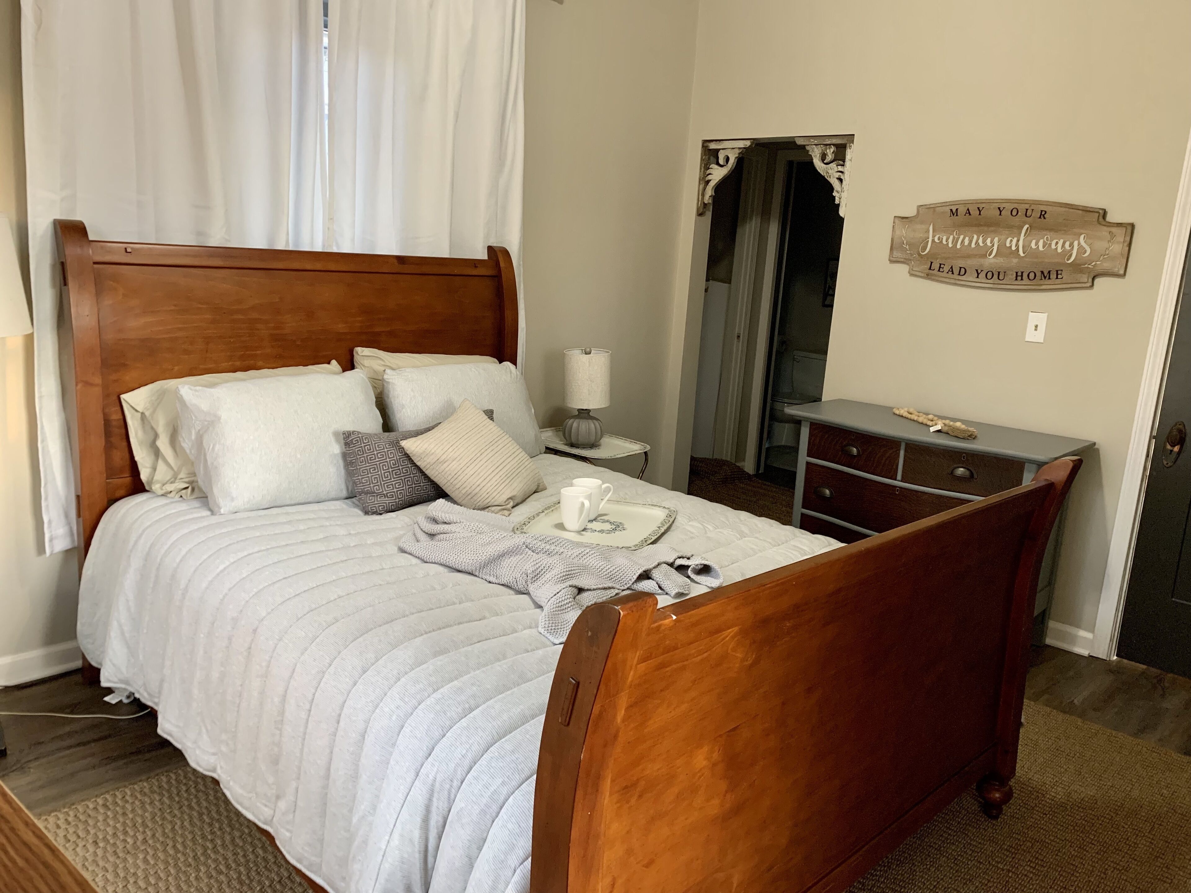 3 makuuhuonetta, työpöytä, silitysrauta/-lauta, ilmainen Wi-Fi