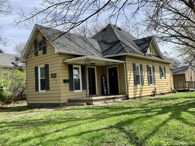 Newly Renovated and Ideally Located Near Campus and Downtown. High speed Wifi