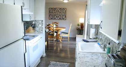 Rainier Villa, 2 minute walk to town