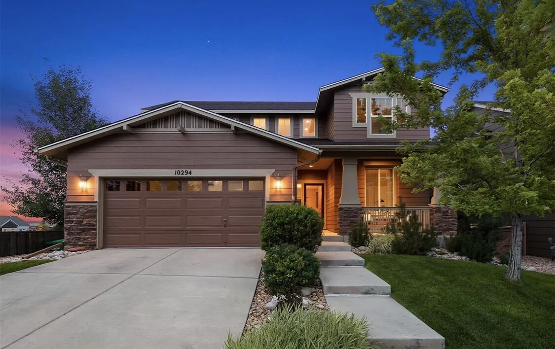 5Bed 3.5Bath Home with Hot-tub, Theater, Bar -15min From DIA